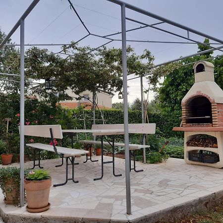 Apartment Thea Пула Екстериор снимка
