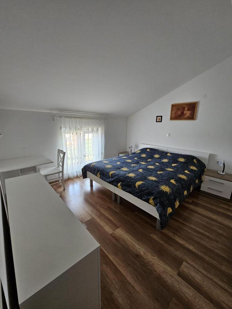 Apartment Thea Пула Екстериор снимка