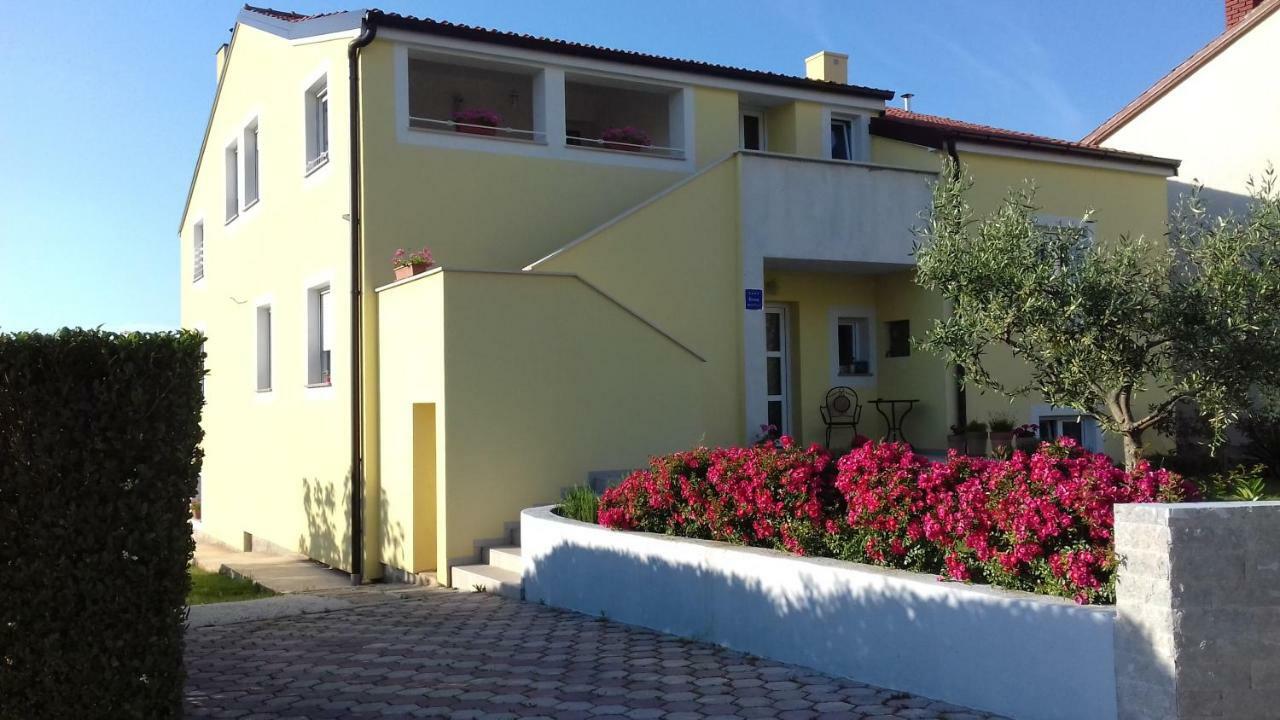 Apartment Thea Пула Екстериор снимка