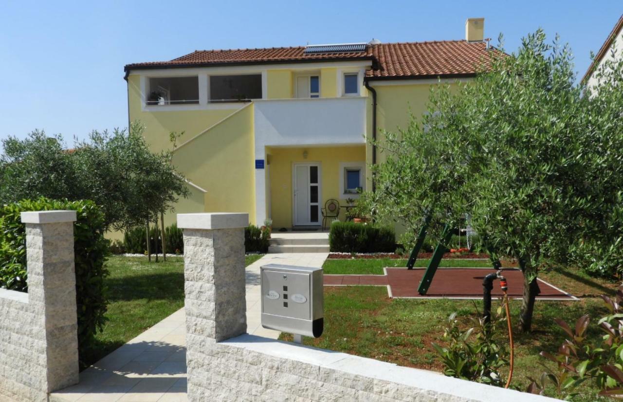 Apartment Thea Пула Екстериор снимка