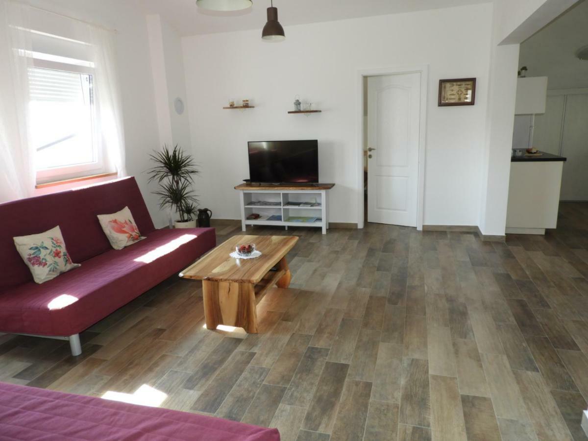 Apartment Thea Пула Екстериор снимка