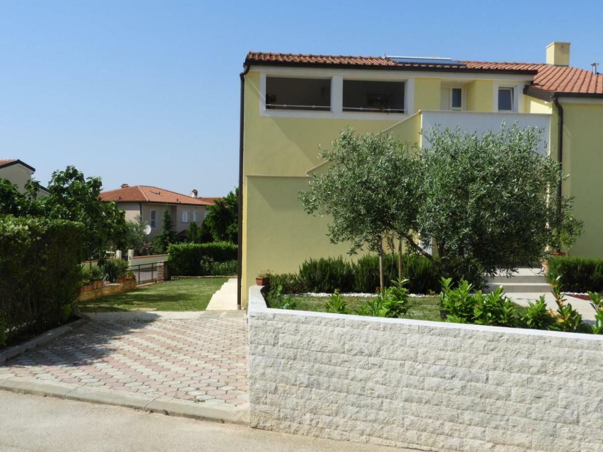 Apartment Thea Пула Екстериор снимка